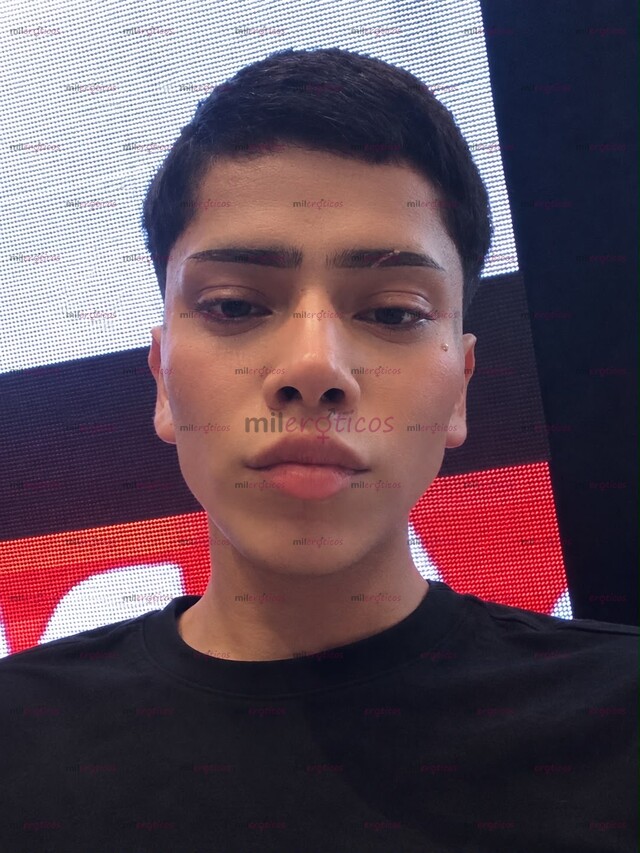 FOTOS DE TWINK JOVIAL CON GANAS DE UN VERDADERO MACHO