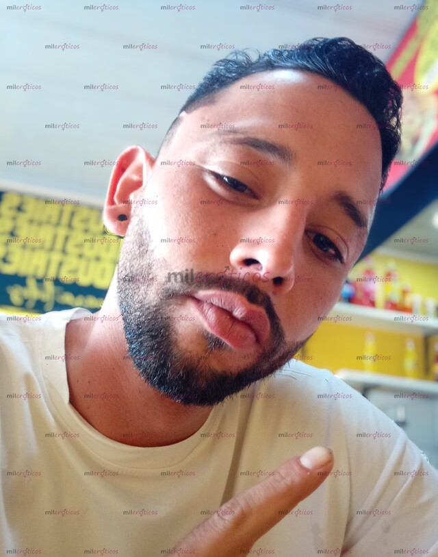 FOTOS DE SOY UN HOMBRE MUY CALIENTE COMPLACIENTE EN LA CAMA