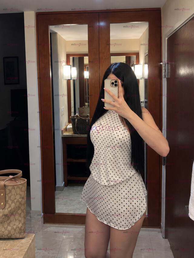 FOTOS DE SOLO POR HOY CON LUGAR ALTA Y BLANCA 23AÑOS LISTA PARA RECIBIR TU VERGA