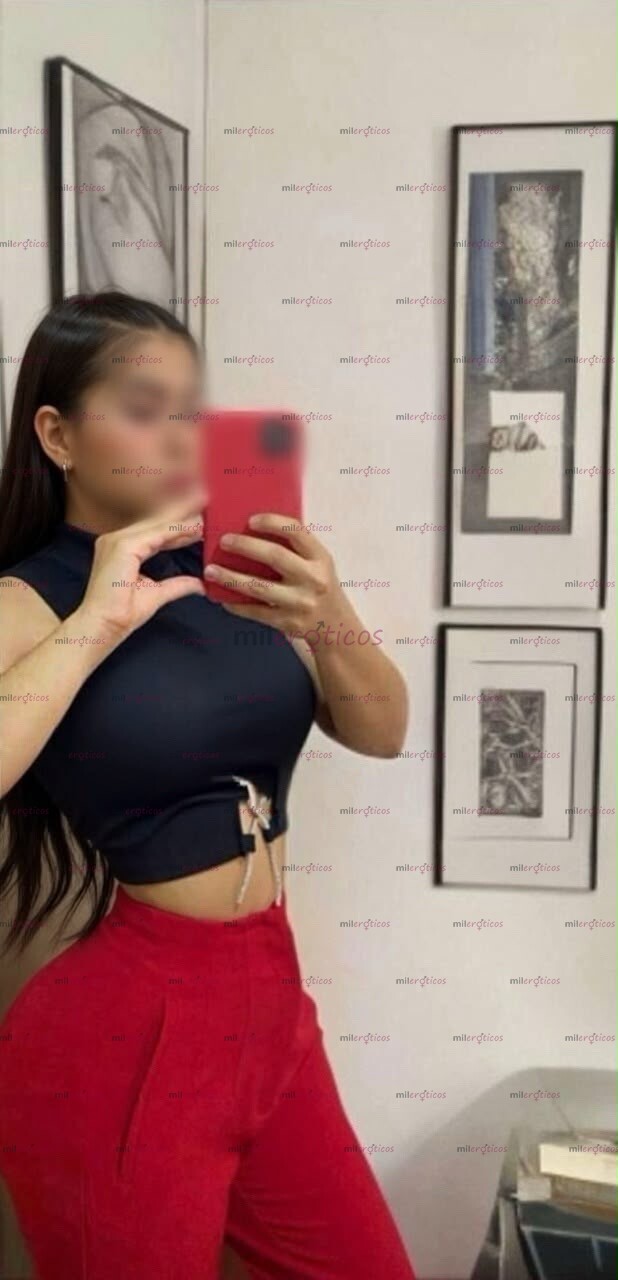 FOTOS DE MUJER, SEGURA, ELEGANTE Y MUY SENSUAL. ME ENCANTA PROVOCAR CON UNA MIRADA.