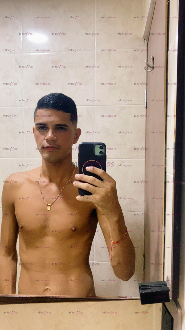 FOTOS DE 1.72 M DELGADO CARIÑOSO CARISMÁTICO FETICHISTA