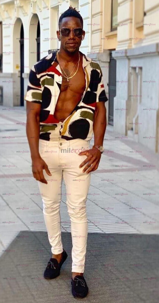 FOTOS DE MACHOTE NEGRO VERGO PARA PASIVO CON SITIO Y GANAS DE LECHE