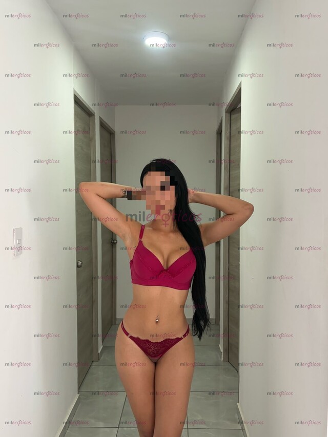FOTOS DE JOVEN ,DELGADA Y ESTRECHITA,FIGURA DE MODELO Y ROSTRO DE DIOSA