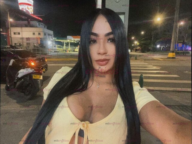 FOTOS DE TRIGUEÑA ALTA PELO LARGO LINDO ROSTRO Y DELICIOSAS TETAS