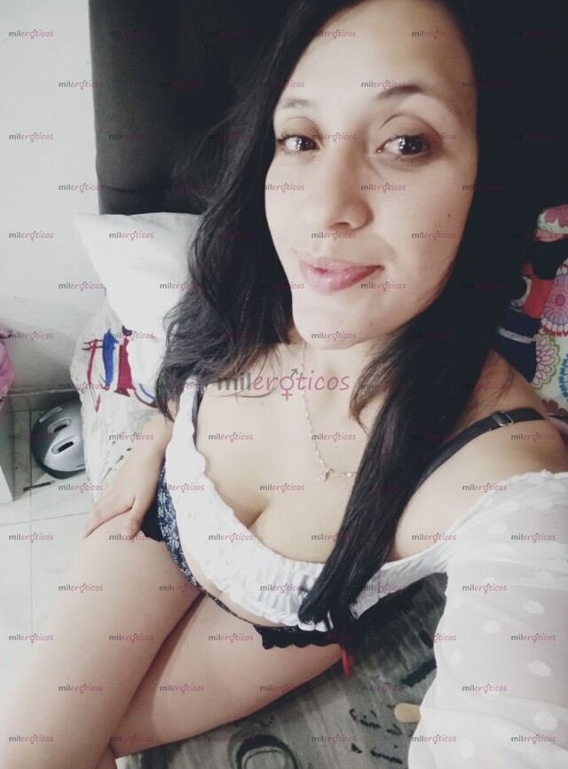 FOTOS DE ALTA FLACA PIEL BLANCA SUAVE LABIOS SUAVES ROJOS