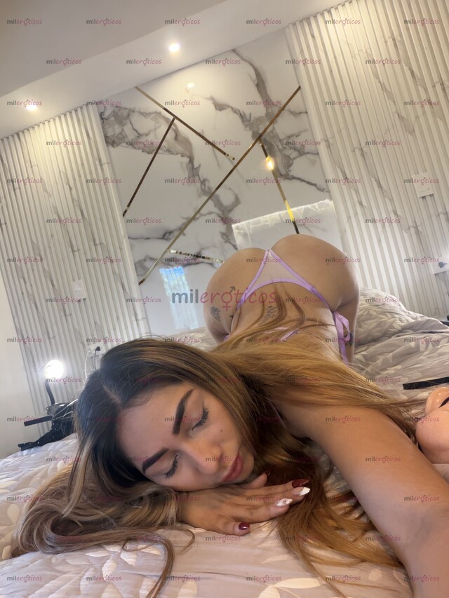 FOTOS DE RUBIA, CURVAS IRRESISTIBLES Y ELEGANCIA QUE DESPIERTA EL DESEO Y LA TENTACIÓN
