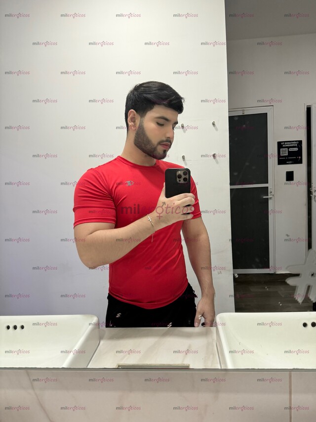 FOTOS DE CHICO CALIENTE, LISTO PARA CUMPLIR TODAS TUS FANTASÍAS
