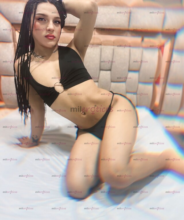 FOTOS DE SOY UNA CHICA ATREVIDA EN LA CAMA GOLOSA UNA DIABLA PODEROSA Y PERRA EN LA CAMA
