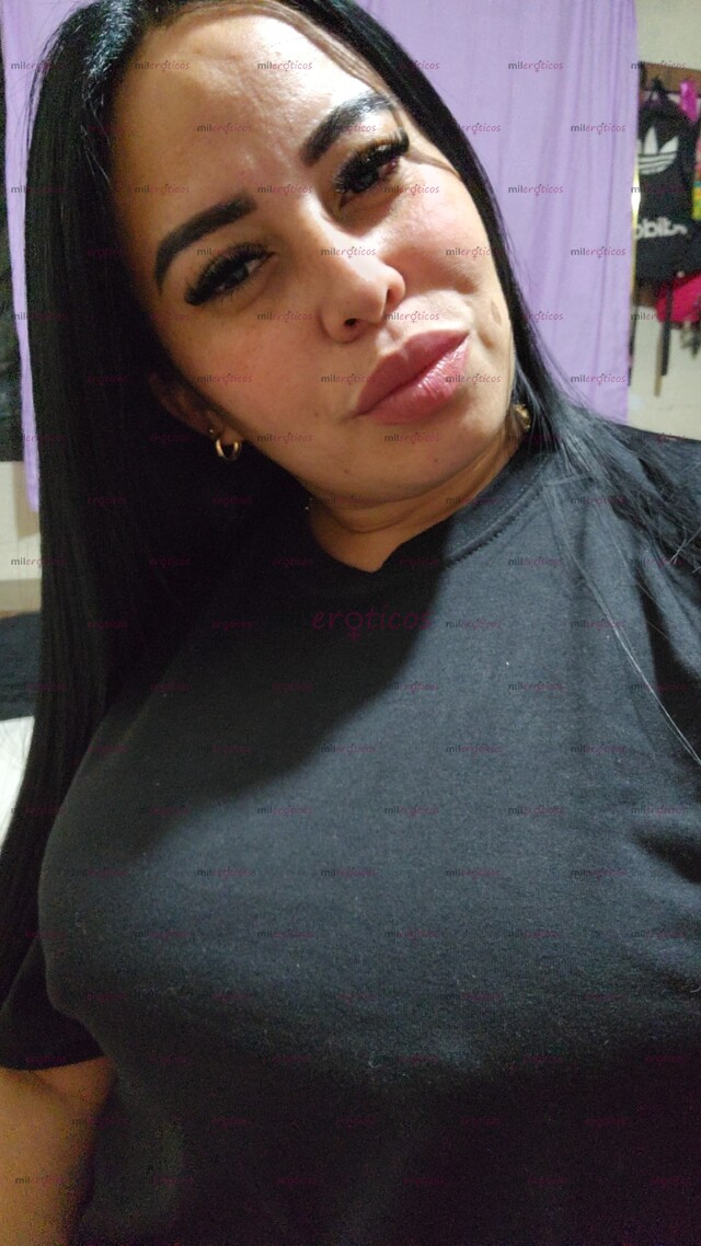 FOTOS DE MONICA LINDA ,BLANQUITA,BONITA,PELINEGRA Y VOLUPTUOSA....