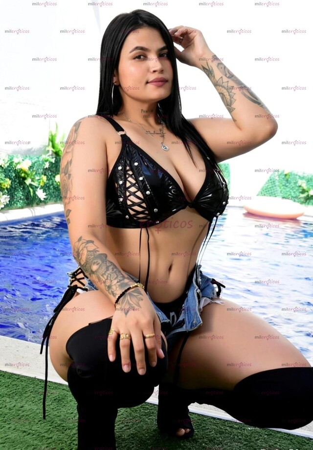 FOTOS DE CHICA SEXI ENCANTADORA DE SENOS GRANDES NATURALES