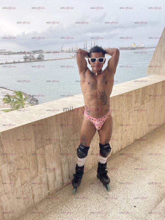 FOTOS DE CHAPARRITO MORENITO Y COMPLACIENTE INTER PASIVO MUY VERSÁTIL MASAJES
