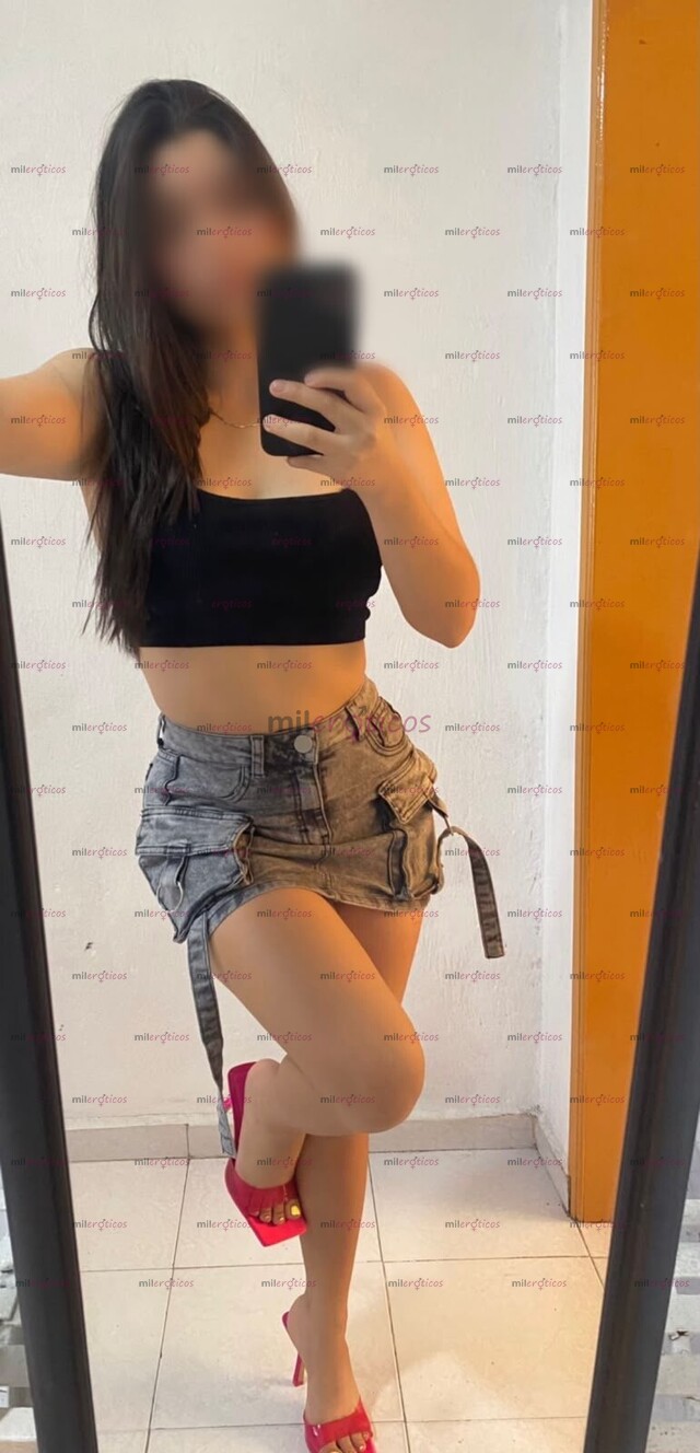 FOTOS DE ELIZABETH 21 AÑOS DELGADITA HERMOSA APRETADITA Y HÚMEDA