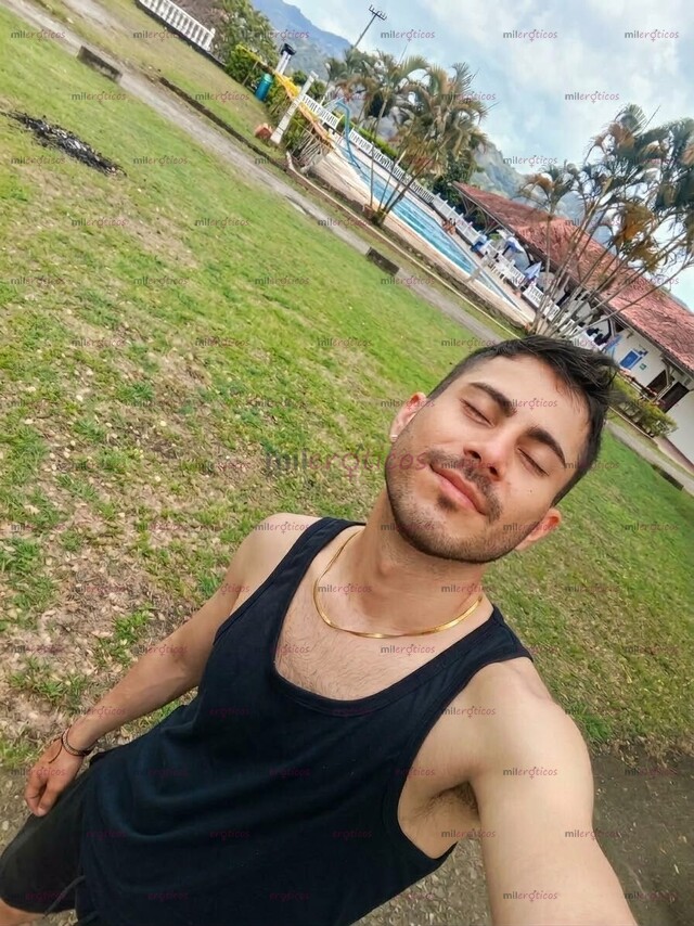 FOTOS DE DISPONIBLE VERSÁTIL CON SITIO EN CHAPINERO DISCRETO