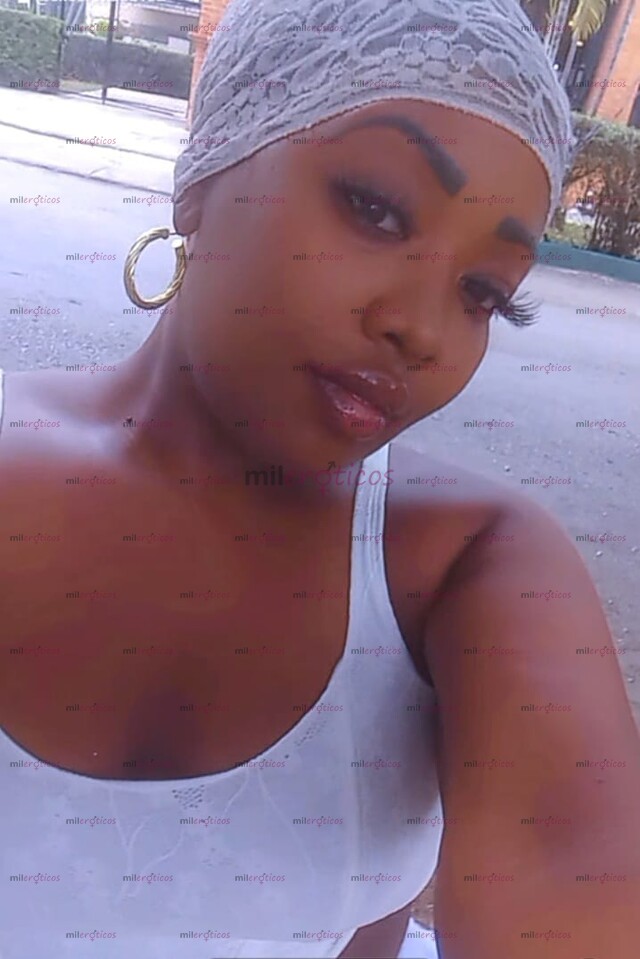 FOTOS DE SI TU FANTASÍA ES ESTAR CON UNA MORENA CUBANA . AQUÍ ESTOY PARA TI