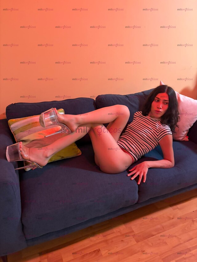 FOTOS DE TU FLAQUITA CACHETONA FAVORITA QUÉ TE VA DESECHAR CON LOS PIES