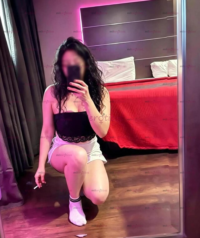 FOTOS DE ESTUDIANTE NALGONA CON LA PUCHITA BIEN CALIENTE Y ESCURRIENDO POR TU LENGUA BB