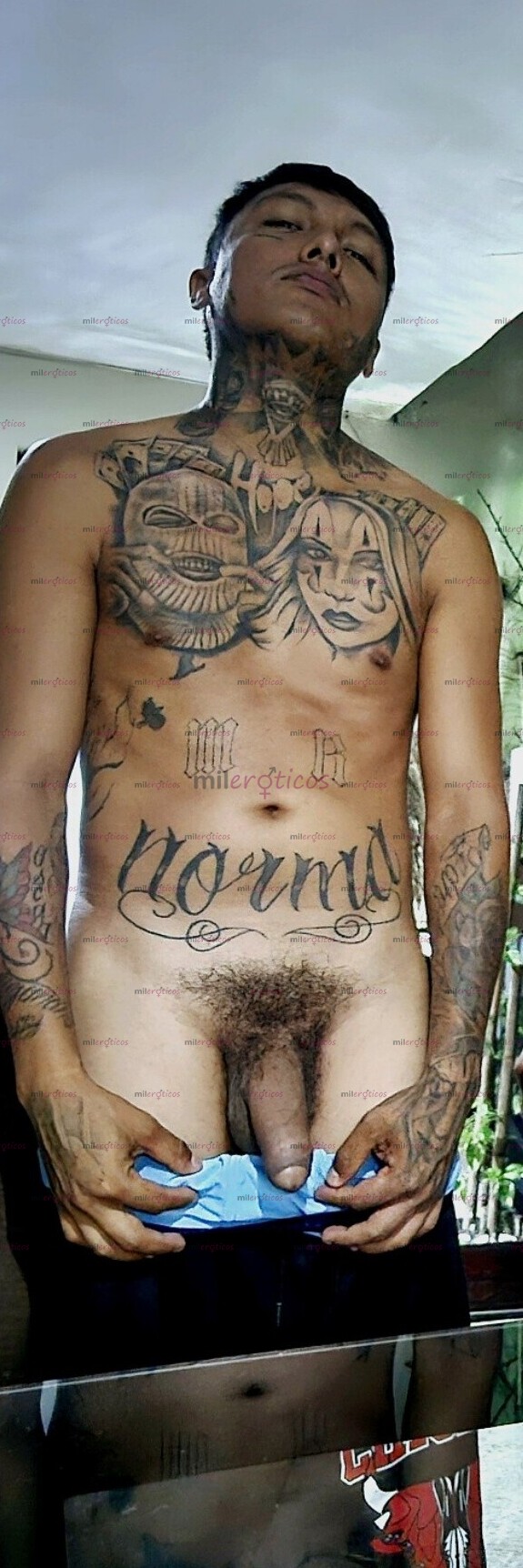 FOTOS DE EL TATUADO 23 AÑOS FLACO DISPONIBLE COMPLACIENTE