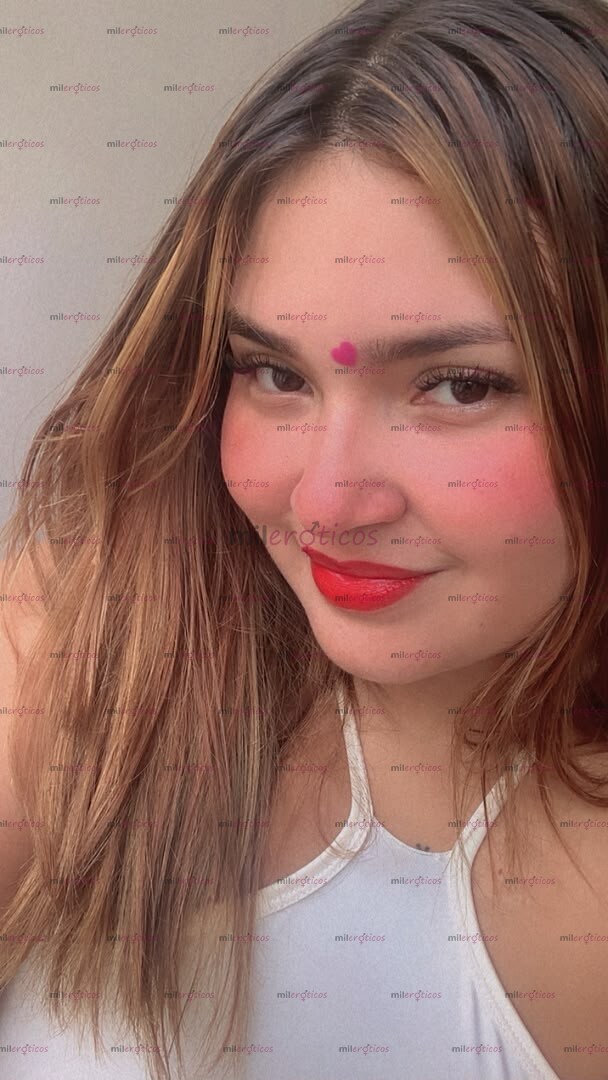 FOTOS DE MONA DESDE 8 MIL HERMOSA CON VAGINA APRETADA Y HÚMEDA