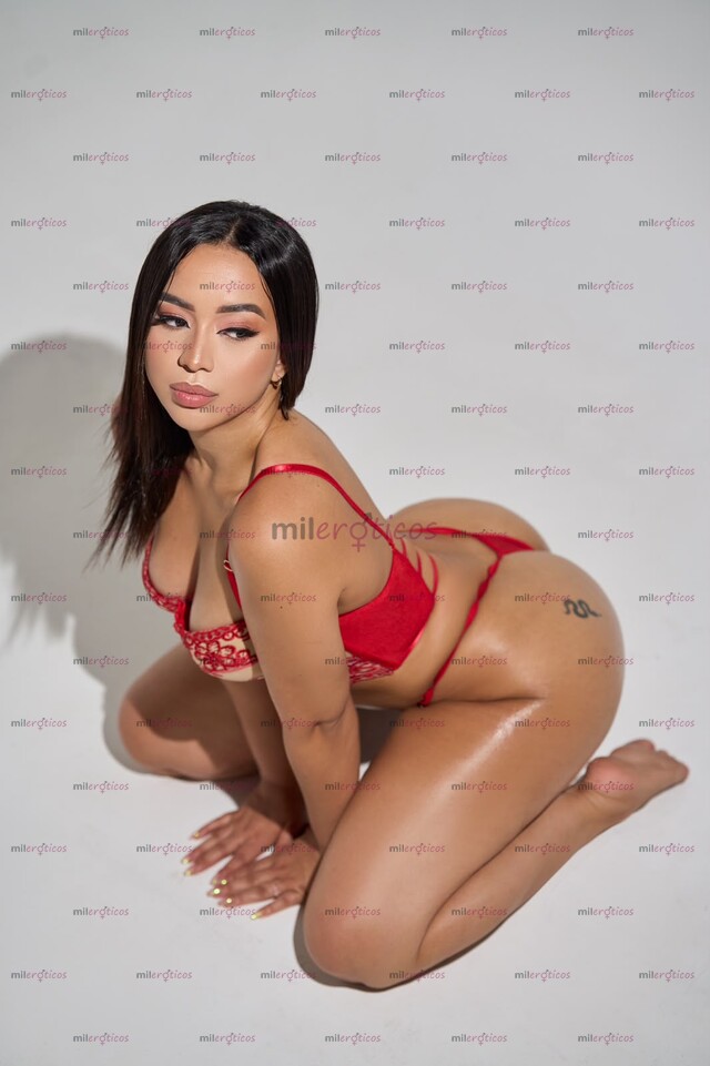 FOTOS DE DELICIOSA MORENA DE CUERPO NATURAL DULCE Y MUY SEXY