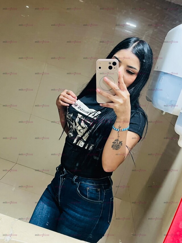 FOTOS DE HOLA AMOR TENGO 18 AÑOS ESTOY MUY APRETADITA PARA TI MÁNDAME MENSAJITO