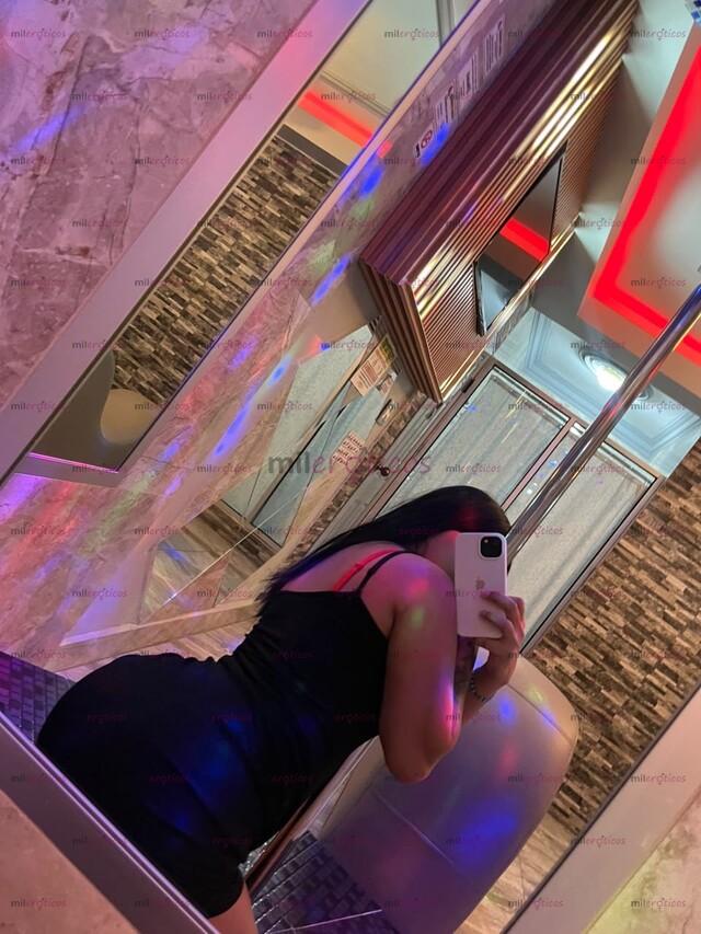 FOTOS DE HOLA AMOR TENGO 18 AÑOS ESTOY MUY APRETADITA PARA TI MÁNDAME MENSAJITO