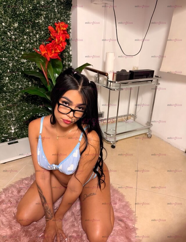 FOTOS DE MIA HERMOSA MORENITA TIERNA DE 18 AÑOS LISTA PARA SATISFACER TUS DESEOS