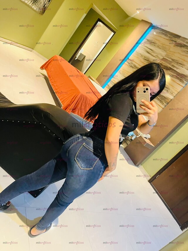 FOTOS DE HOLA AMOR TENGO 18 AÑOS ESTOY MUY APRETADITA PARA TI MÁNDAME MENSAJITO