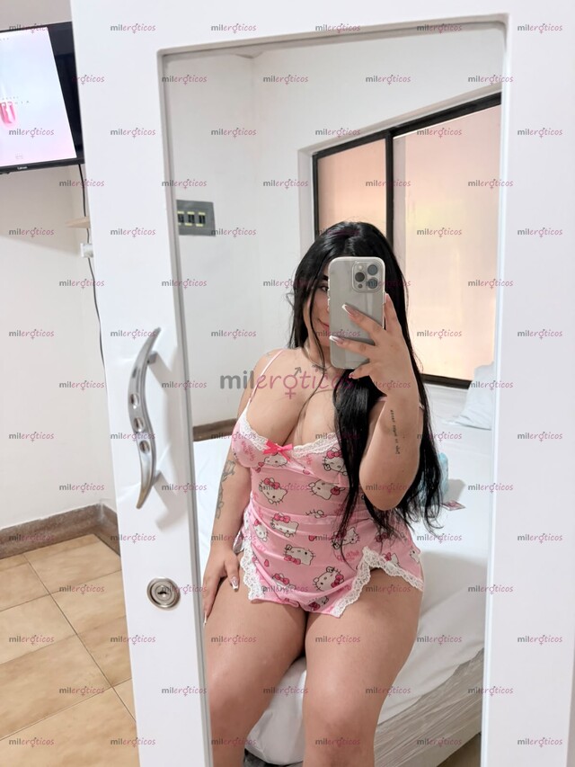 FOTOS DE BONITA CHICA UNIVERSITARIA CON ROSTRO DIVINO Y UNAS CURVAS DE INFARTO