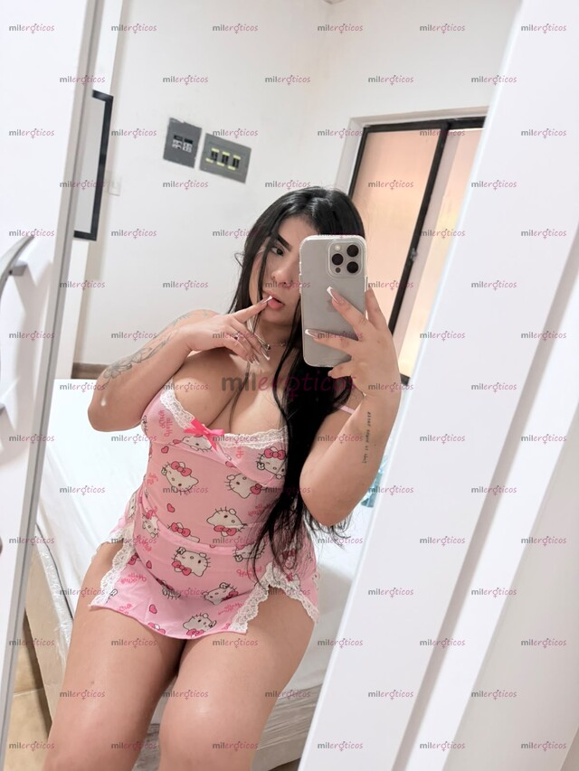 FOTOS DE BONITA CHICA UNIVERSITARIA CON ROSTRO DIVINO Y UNAS CURVAS DE INFARTO