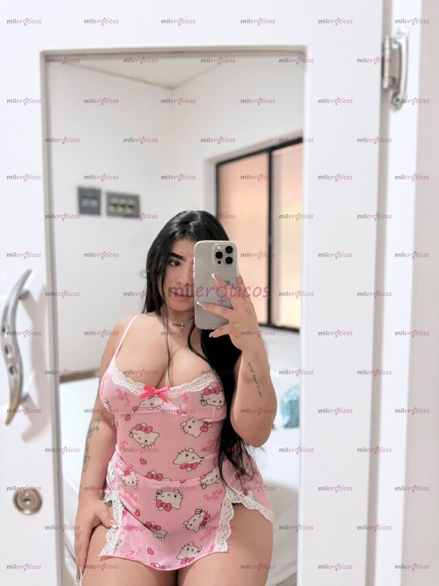 FOTOS DE BONITA CHICA UNIVERSITARIA CON ROSTRO DIVINO Y UNAS CURVAS DE INFARTO