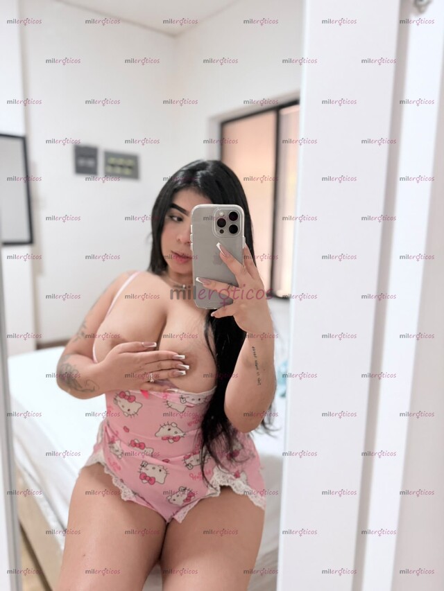 FOTOS DE BONITA CHICA UNIVERSITARIA CON ROSTRO DIVINO Y UNAS CURVAS DE INFARTO