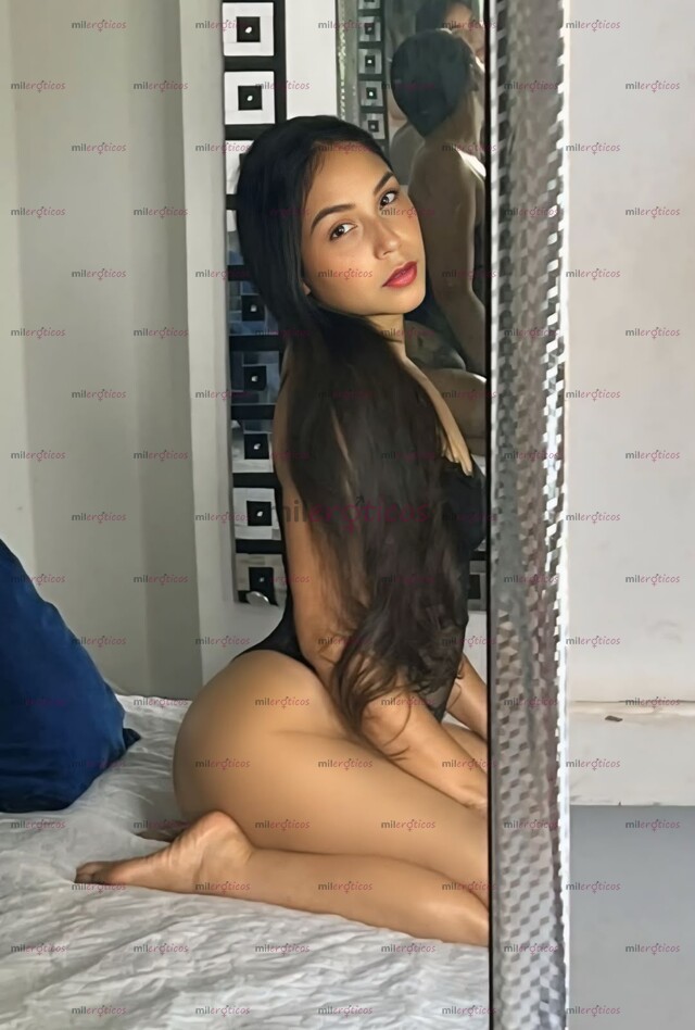 FOTOS DE KAREN HERMOSA PAISA ATIENDO TRIOS HOMBRES Y MUJERES COMPLACIENTE ALEGRE