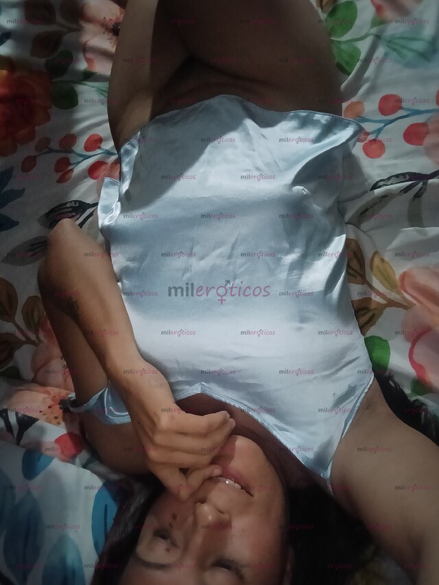 FOTOS DE ROLITA CALIENTE DE PASO, APRETADITA Y MOJADITA PARA TI