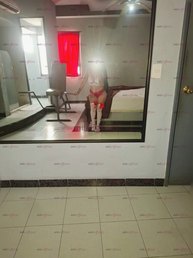 FOTOS DE ME PUEDES BESAR TOCAR Y ACARICIAR TODO MI CUERPO PAPASITO