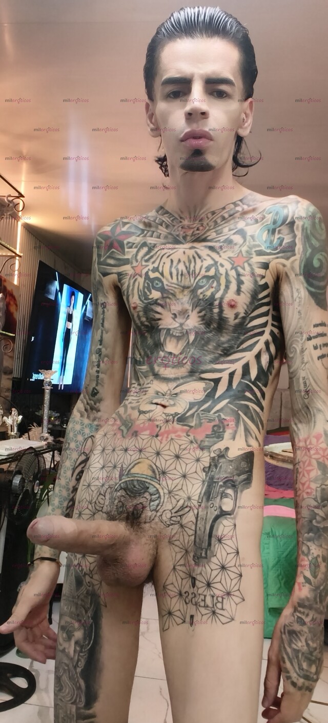FOTOS DE FLACO BLANCO TATUADO VERGON MORBOSO CON SITIO
