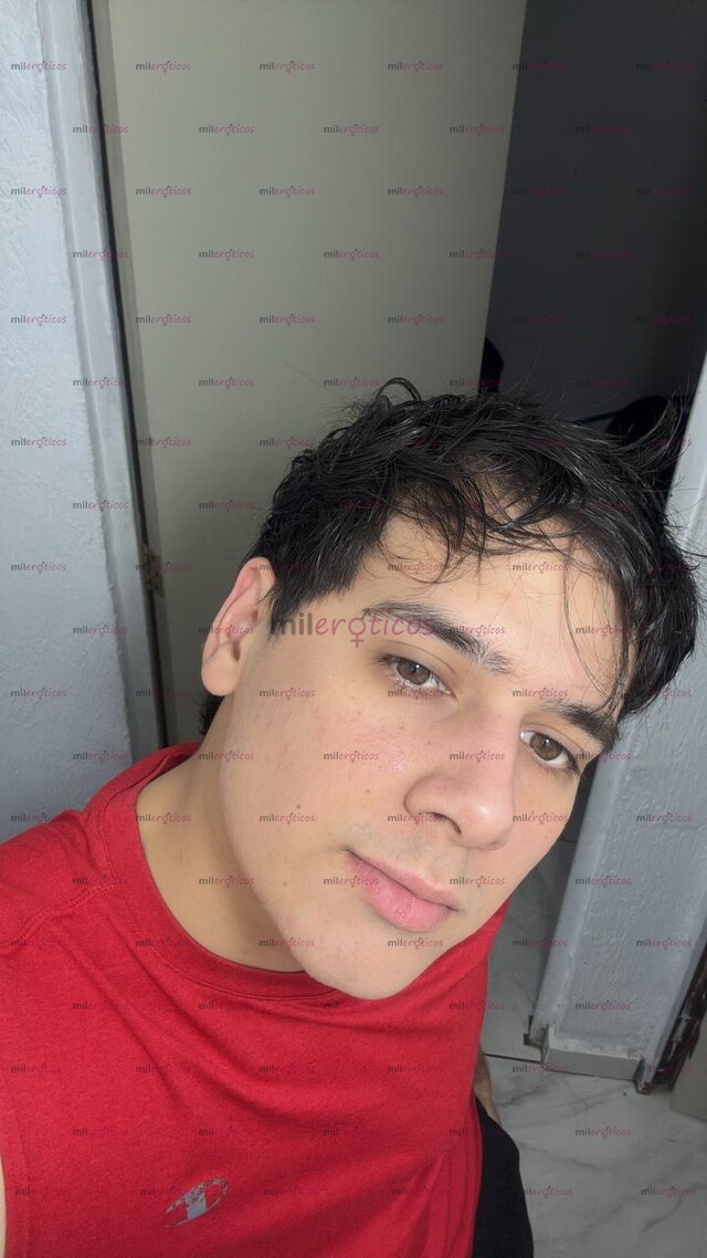 FOTOS DE JOVEN PASIVO ATRACTIVO EN BUSCA DE UN AMIGO SOLVENTE PARA RELACIÓN CASUAL