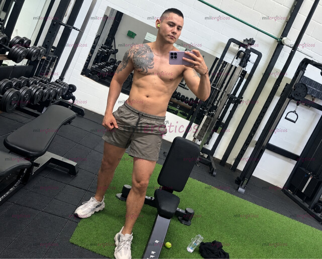FOTOS DE LOUIS MODELO DE TALLA INTERNACIONAL POR POCOS DIAS EN TU CIUDAD.
