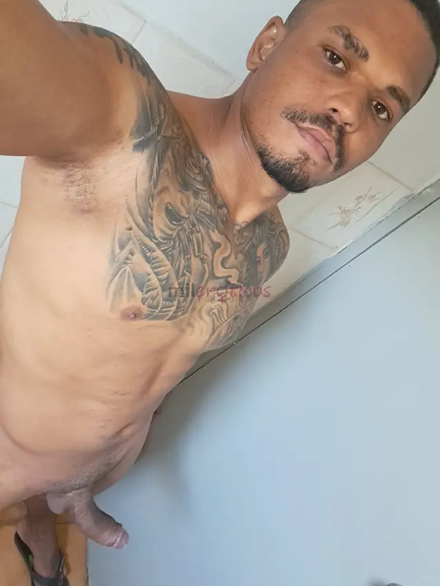 Baiano dotado novo na cidade estou disponivel para atendimento presencial no meu local motel ou hotel tambem trabalho com atendimento virtual porventu...