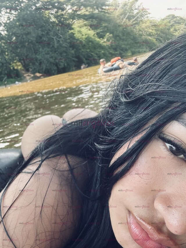 FOTOS DE HOLA MI NOMBRE ES ANDREA TENGO 19 AÑOS HERMOSA Y CARIÑOSA