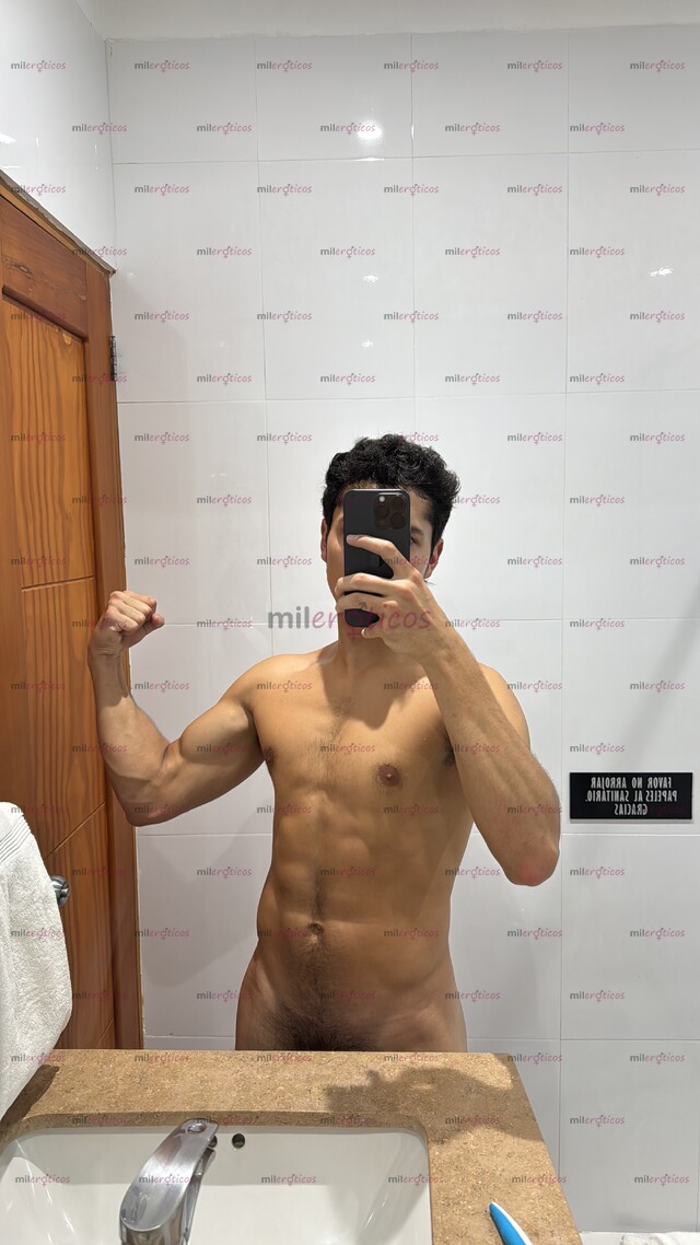 FOTOS DE GIGOLO EXCLUSIVO. 23 AÑOS CON GANAS DE SEXO Y DISPUESTO A COMPLACERTE