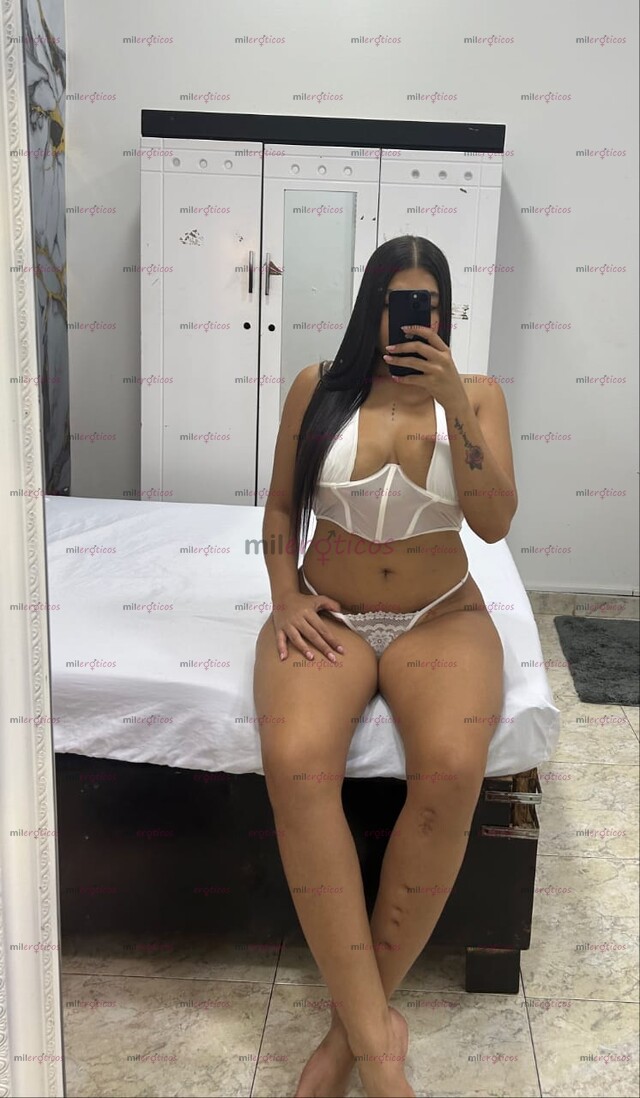 FOTOS DE SOFÍA, HERMOSA BLANQUITA CALEÑA COMPLACIENTE