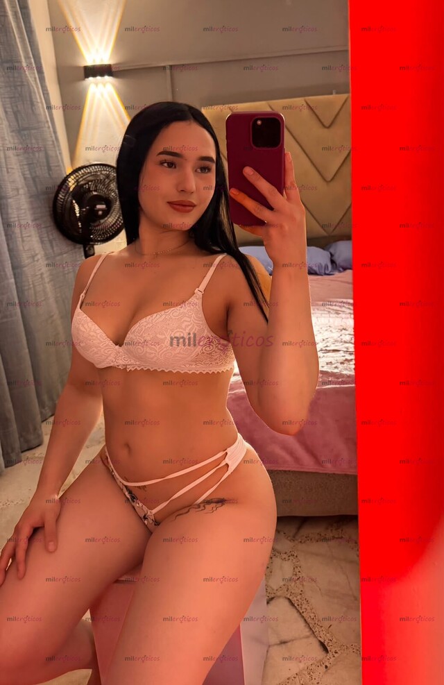 FOTOS DE ZOE BLAQUITA CON PIEL DE PORCELANA CONOCEME AMOR
