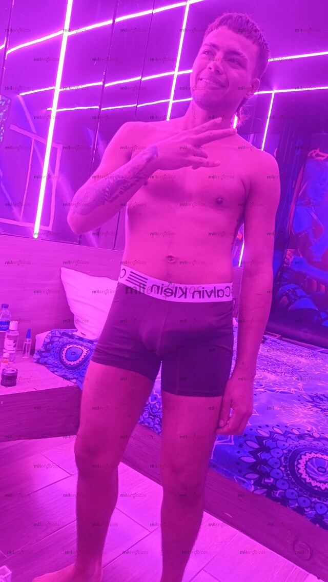 FOTOS DE HOLA SOY ALEXIS UN CHICO DISPONIBLE PARA CUALQUIER PLAN Y SALIDAS A DOMICILIO