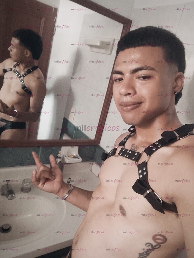 FOTOS DE HOLA SOY ALEXIS UN CHICO DISPONIBLE PARA CUALQUIER PLAN Y SALIDAS A DOMICILIO