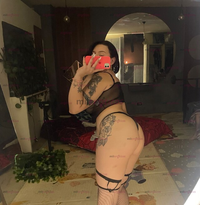 FOTOS DE MAMASITA GÓTICA COMPLACIENTE LISTA PARA CUMPLIR TUS FANTASÍAS