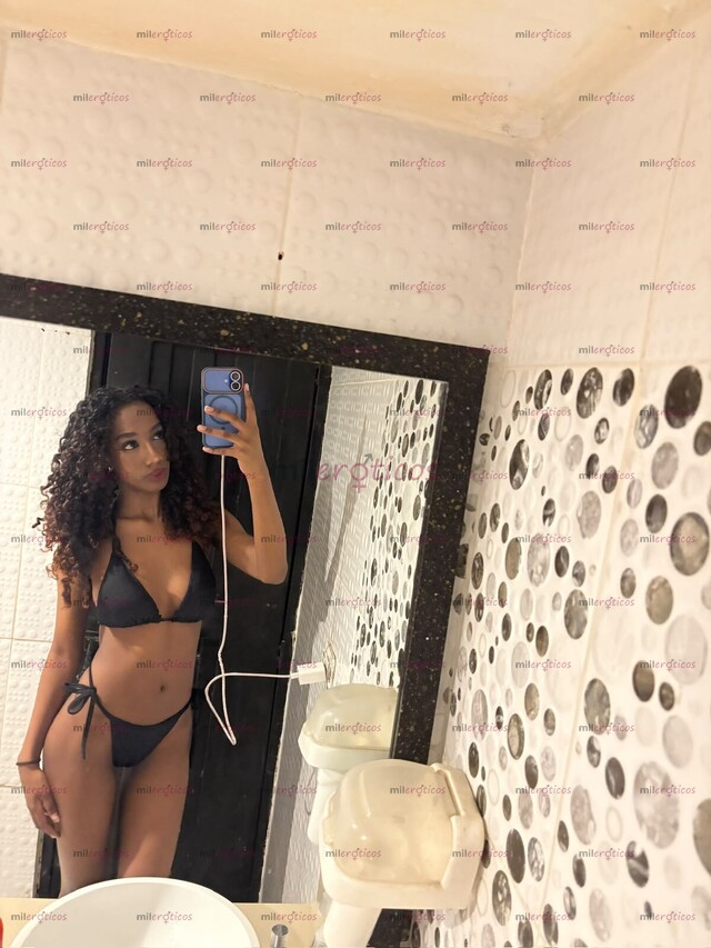 FOTOS DE VALERIA HERMOSA MORENA DE 18 AÑOS CARITA HERMOSA Y CUERPO DELGADO.
