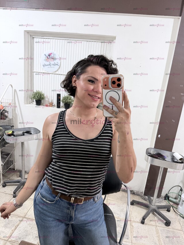 FOTOS DE LINDA Y HERMOSA TRANNY ELEGANTE Y MUY CACHONDA