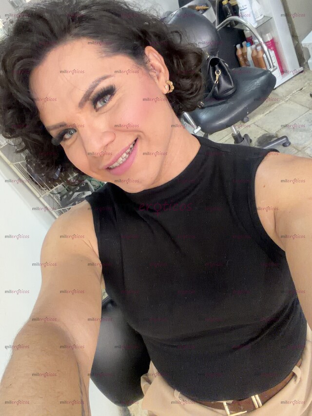 FOTOS DE LINDA Y HERMOSA TRANNY ELEGANTE Y MUY CACHONDA