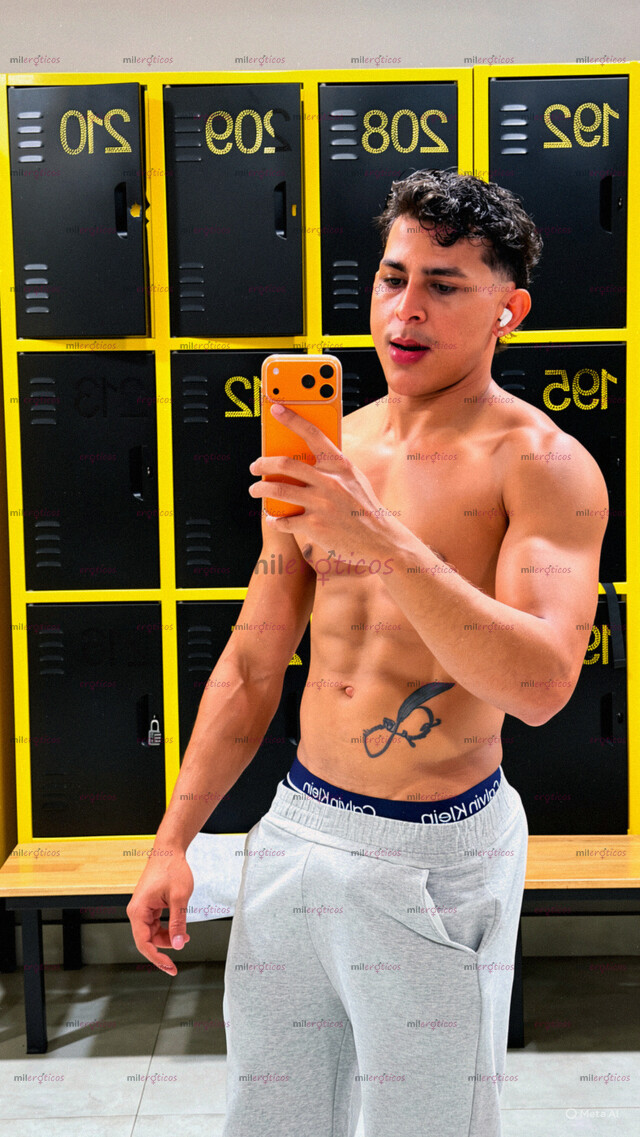 FOTOS DE MASCULINO, DISCRETO Y DISPUESTO A HACERTE PASAR UN BUEN MOMENTO