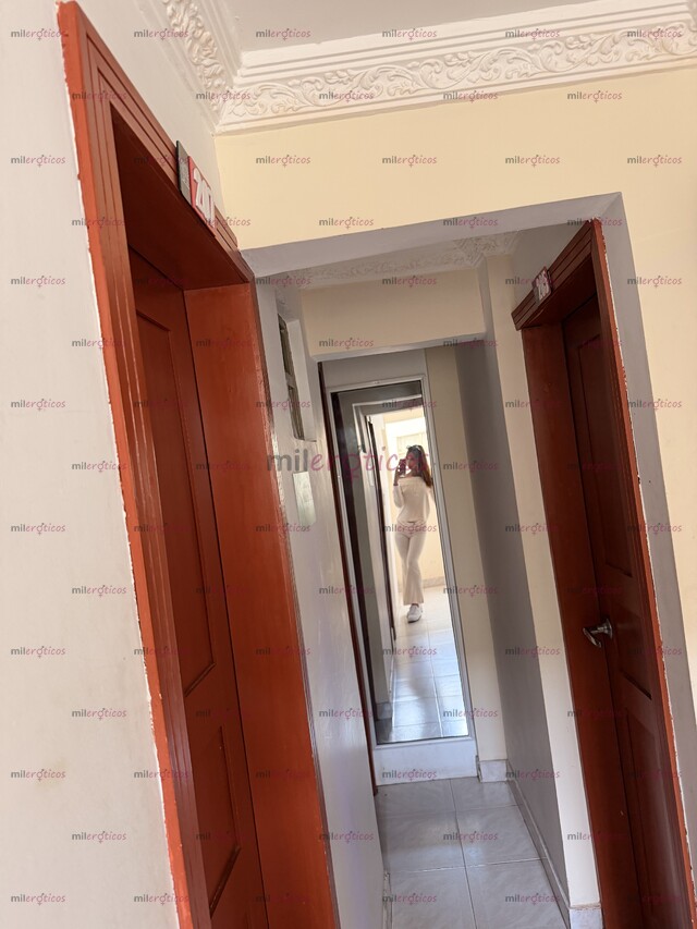 FOTOS DE HOLA SOY ANGELA TENGO 19 AÑOS UNA CHICA SEXY Y SENSUAL